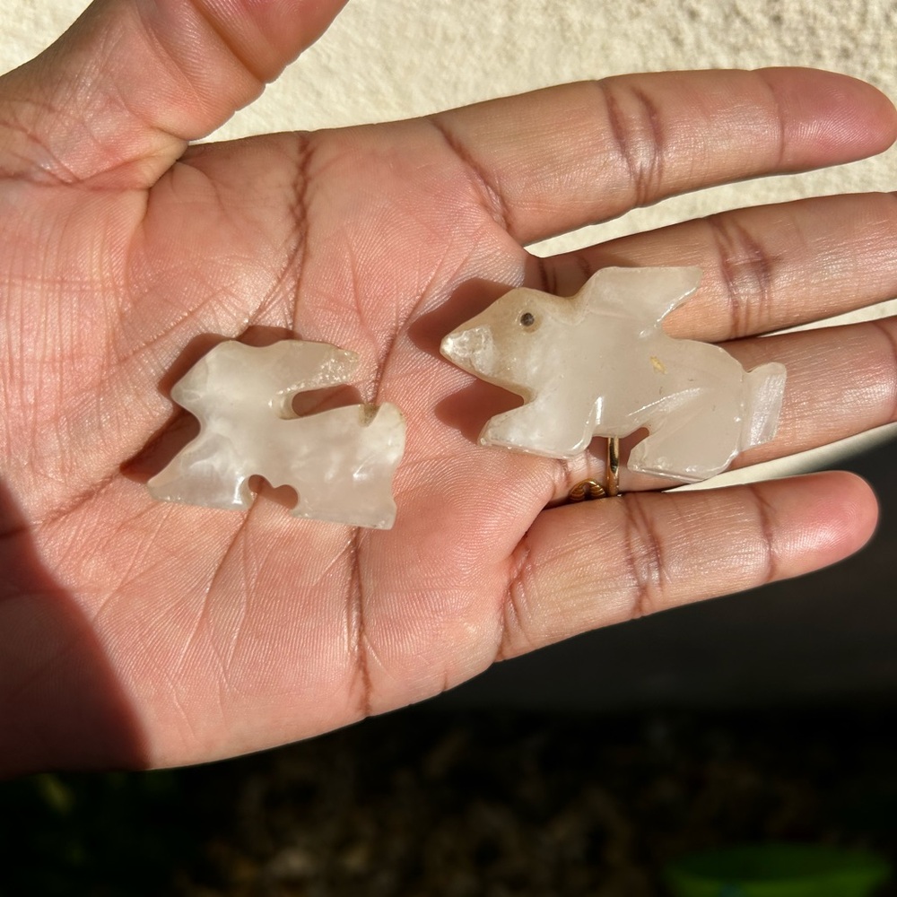Two Hand Carved Alabaster Quartz Rabbits - Picture 4 of 6